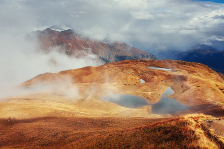 在群山如画的风景。上斯瓦涅季，格奥尔格 