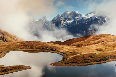 在群山如画的风景。上斯瓦涅季，格奥尔格 