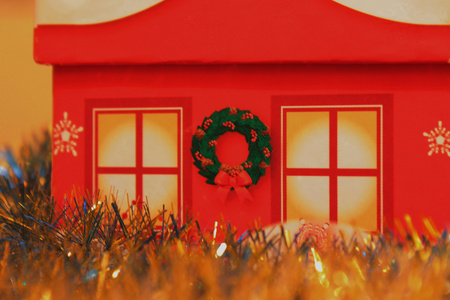 红色圣诞姜饼屋图片