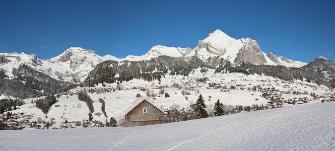 雪覆盖范围 Alpstein，Mt Saentis
