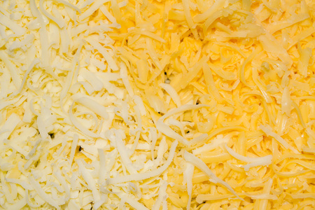 两种类型的磨碎奶酪