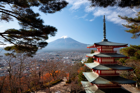 富士山与红塔在秋天