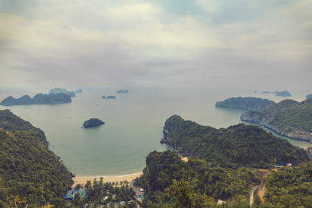 越南下龙湾湾的海景