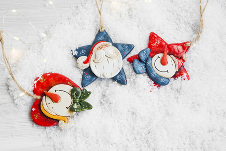 在雪 圣诞老人 雪人装饰 w 三个圣诞装饰