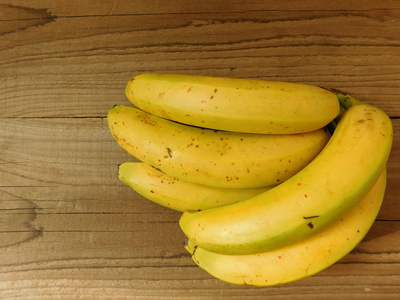 香蕉吃木基础上