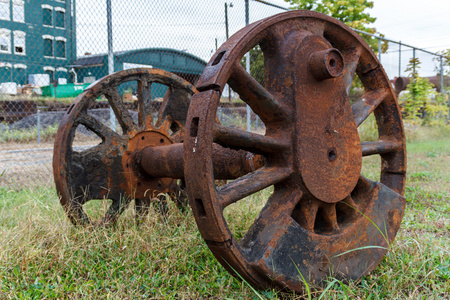 蒸汽动力机车上废弃的车轮