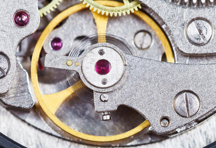 复古手表的钢制机械机芯