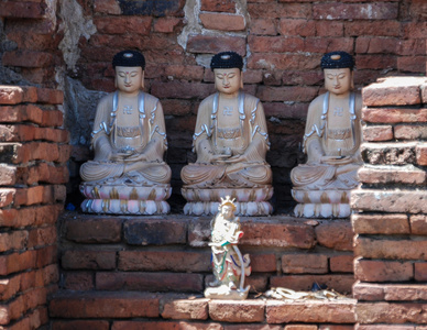 大城府 Buddhas