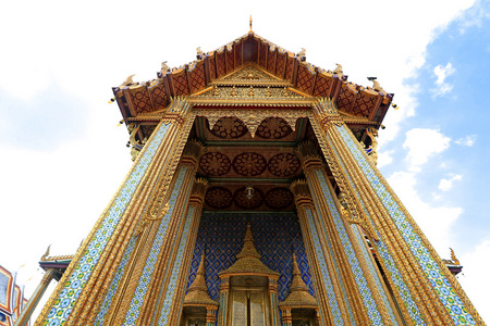 殿的翡翠佛正式名称 Wat Phra 寺拉达纳 Satsadaram 在曼谷，泰国