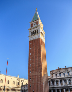 广场圣与钟楼，basilika san marco 马可和公爵宫。威尼斯意大利