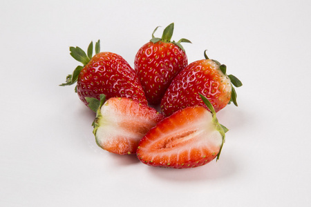 减少一半前面三个整个草莓草莓