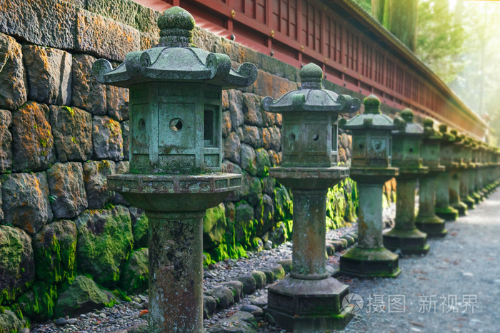 石灯笼在东照宫参拜,导致日本栃木县日光二荒山神社