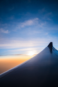 日出看法从窗口飞机抽象样式