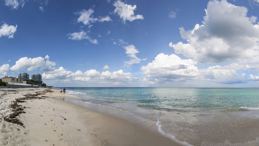 美丽的海滩和热带海洋在迈阿密海滩，佛罗里达州