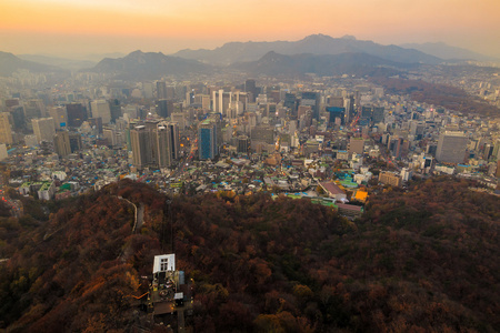 市中心的天际线的首尔韩国