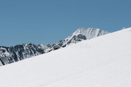 比利牛斯雪山