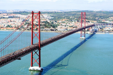 25 4 月桥梁在里斯本的视图