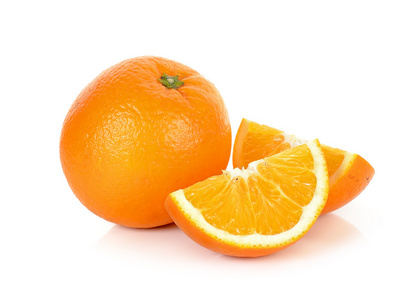 切片的孤立的白色背景上的橙色水果