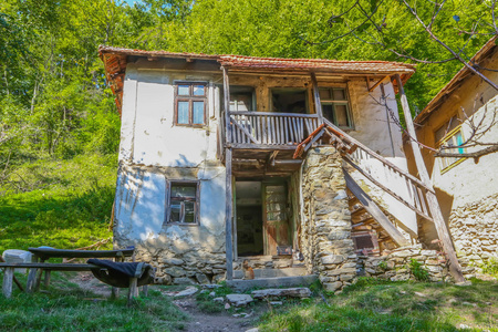塞尔维亚的老房子里