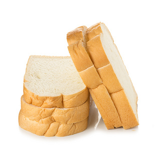 孤立在白色背景上的切片的面包