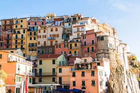 色彩缤纷的 Manarola 房子在意大利五渔村