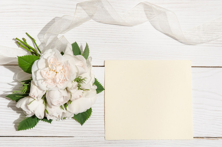 白玫瑰用空卡上白色的 table.top 视图的文本