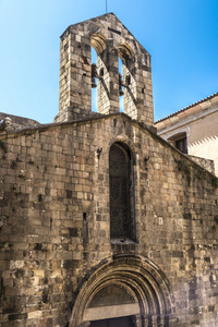 钟塔的一座教堂，巴塞罗那