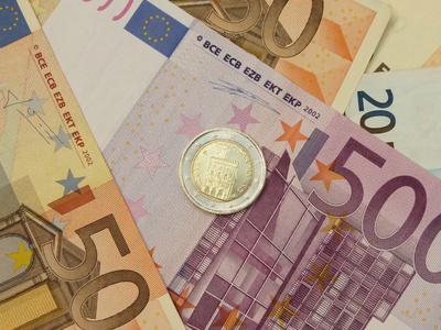 欧元欧元纸币和硬币货币作为背景或货币概念与圣马利诺硬币有用