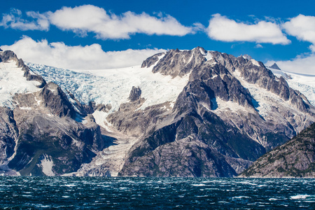 峭壁和冰川在西北峡湾的头图片