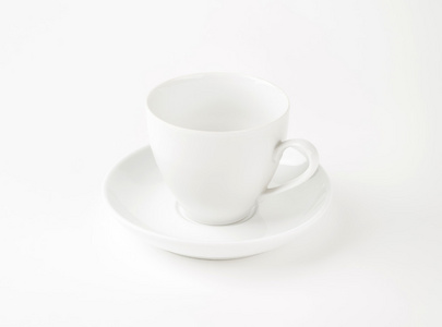白色的茶杯和茶碟