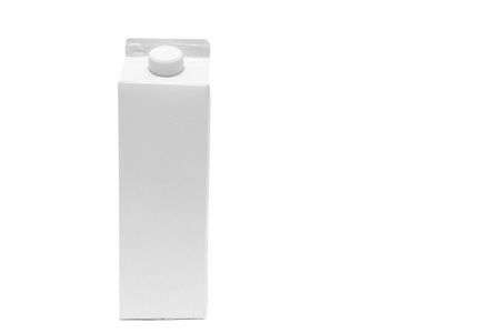 白色背景上的白色空牛奶盒