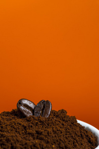 咖啡豆和咖啡粉