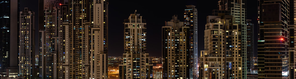 新住宅在迪拜在左近的全景