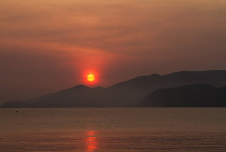 海日落夏天