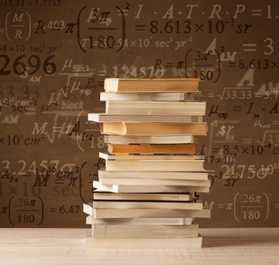 复古背景与数学公式的书