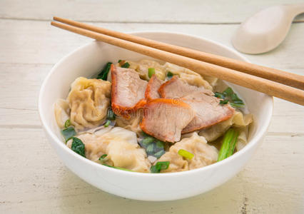 馄饨 蔬菜 餐厅 勺子 小吃 饺子 中国人 美味的 午餐