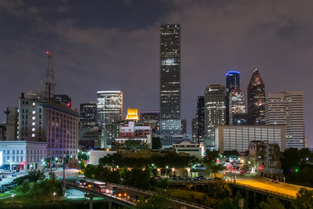 天际线全景的市中心，德克萨斯休斯敦之夜