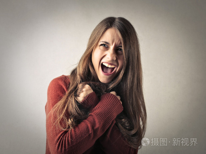 害怕女孩的肖像照片-正版商用图片1mebdu-摄图新视界
