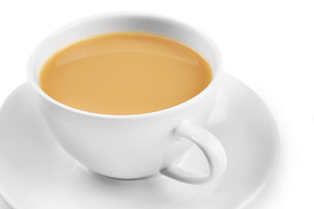 陶瓷杯奶茶孤立在白色背景上的