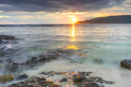 海滩日出背景