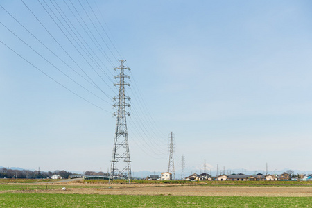 高压塔和输电线路