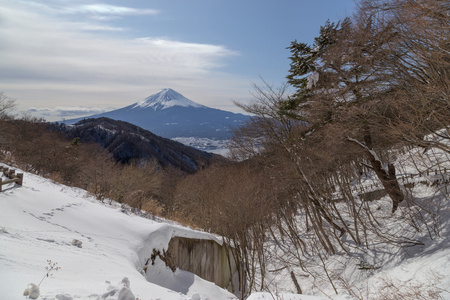 在冬天，日本富士山