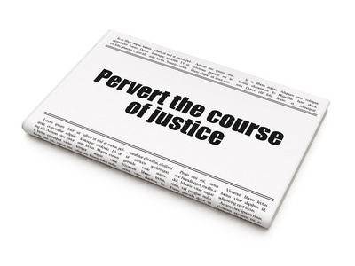 法律概念 报纸头条顶包的正义