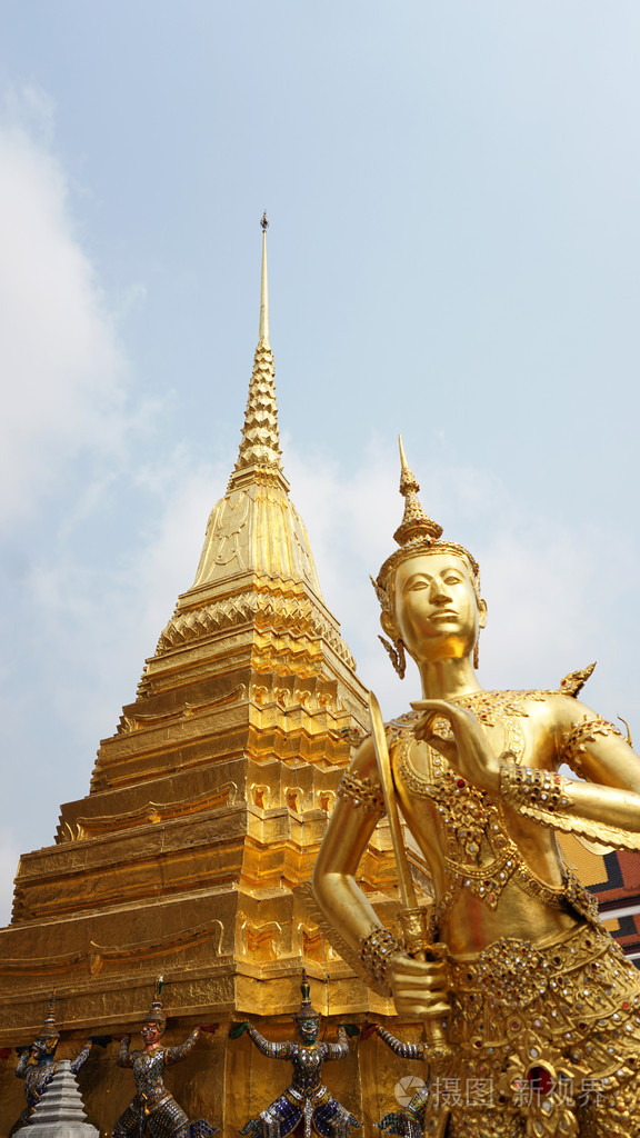 玉佛寺, 金宝塔和半鸟妇女在泰国曼谷的标志性建筑