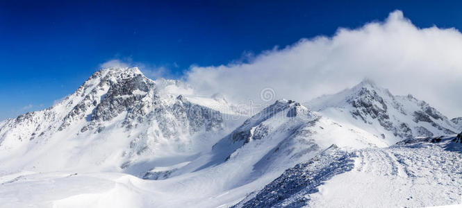 云景 寒冷的 美女 场景 暴风雪 冬天 颜色 气候 旅游业