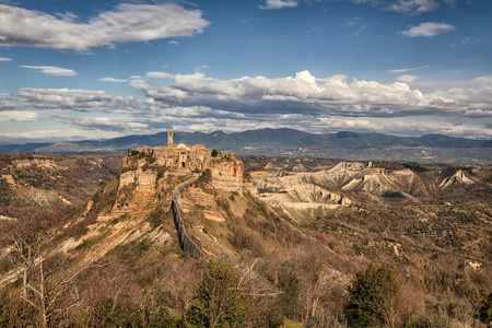 天视图的奇维塔 di Bagnoregio，拉齐奥意大利