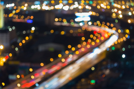 模糊的散景城市道路弯曲夜景