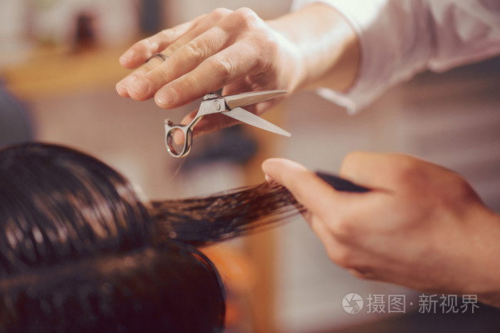 他的客户专业理发师剪头发