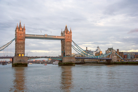 在伦敦，英国的伦敦塔桥