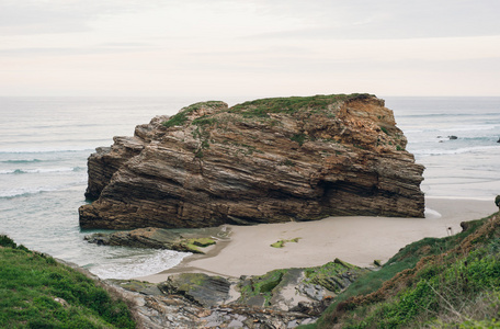 在加利西亚的 Catedrales 海滩